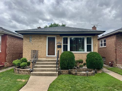 10806 S Avenue O, CHICAGO, IL, 60617-6543 | Card Image