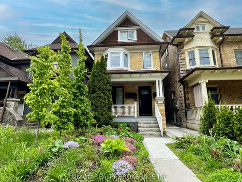 upper-2137 Gerrard St E, Toronto, ON, M4E2C1 | Card Image