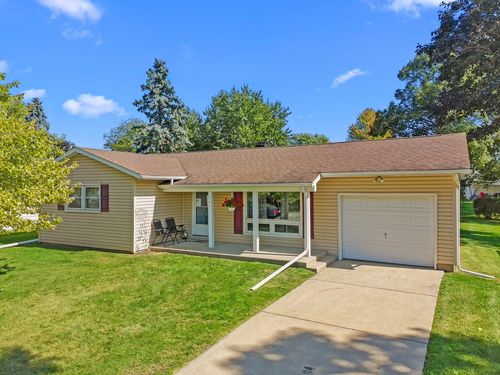 1003 N Hayes St, HARVARD, IL, 60033-1827 | Card Image