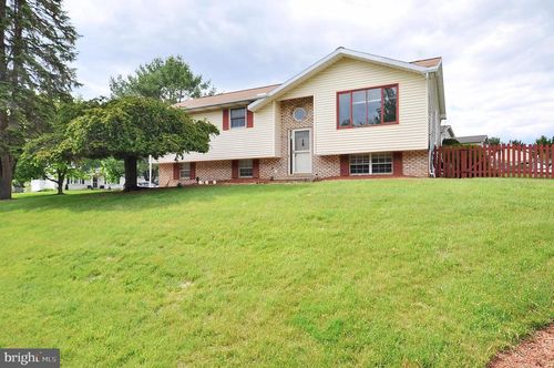 109 Berwick Dr, BOALSBURG, PA, 16827-1611 | Card Image