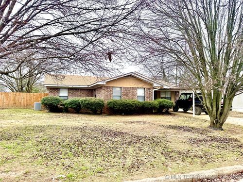 1418 N Lambert St, Hugo, OK, 74743-2427 | Card Image