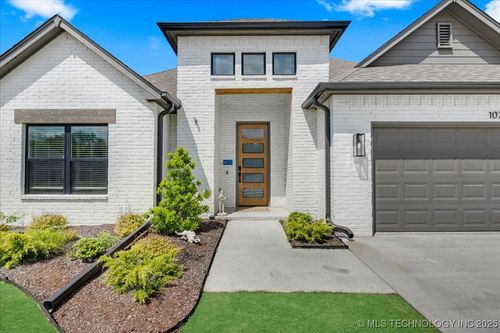 10714 S 281st East Ave, Coweta, OK, 74429-9012 | Card Image