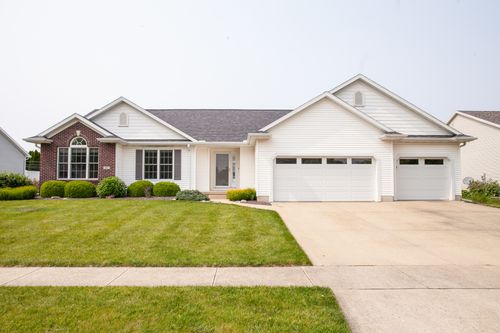 103 Kendahl Ct, Hudson, IL, 61748-9475 | Card Image