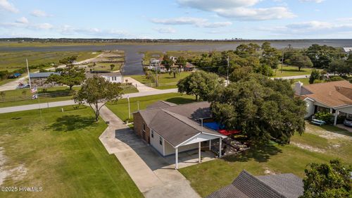 428 Bayview Dr, Harkers Island, NC, 28531-9503 | Card Image