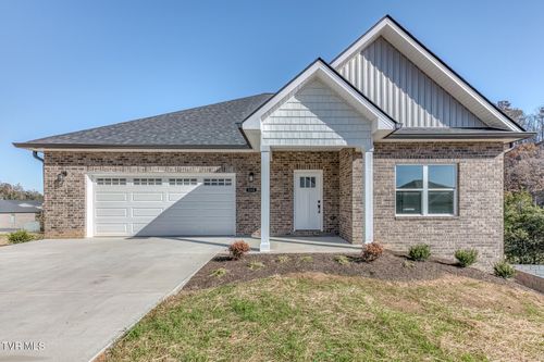 111 Quiet Stroll Ln, Gray, TN, 37615-5240 | Card Image