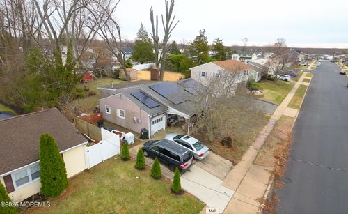 18 Grace Dr, Old Bridge, NJ, 08857-2516 | Card Image