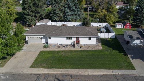 212 Main St E, Center, ND, 58530 | Card Image