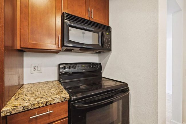 Kitchen | Image 8