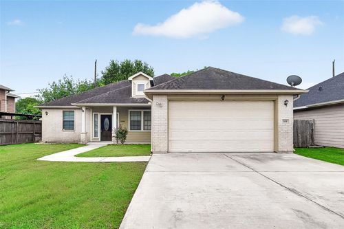 934 Genoa St, South Houston, TX, 77587-4926 | Card Image