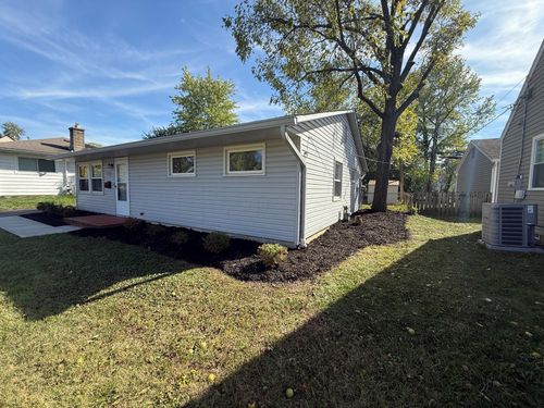 2557 Bristol Rd, Columbus, OH, 43221-1102 | Card Image