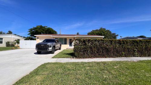 124 Abaco Dr, Palm Springs, FL, 33461-2002 | Card Image