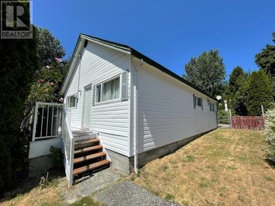 6749 Drake St, House other with 2 bedrooms, 2 bathrooms and null parking in Powell River BC | Image 1