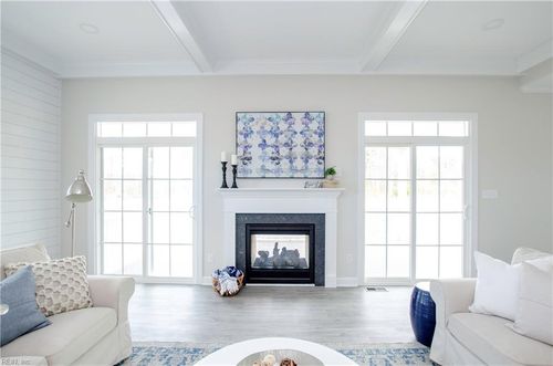 400 Octavia Dr, Yorktown, VA, 23693-4955 | Card Image