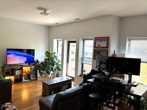 apt-301-830 W Leland Ave, Chicago, IL, 60640-5129 | Card Image