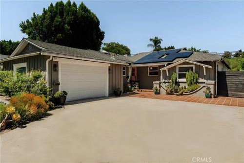 4741 Santa Lucia Dr, Woodland Hills, CA, 91364-5320 | Card Image