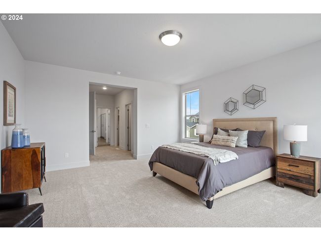 8870 Sw Mohegan Ln, House other with 5 bedrooms, 3 bathrooms and 3 parking in Tualatin OR | Image 22