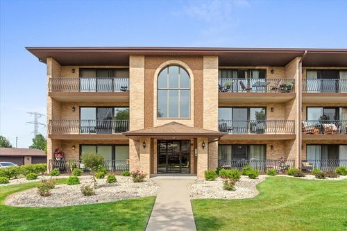 apt-2n-16001 Eagle Ridge Dr, Tinley Park, IL, 60477-4943 | Card Image