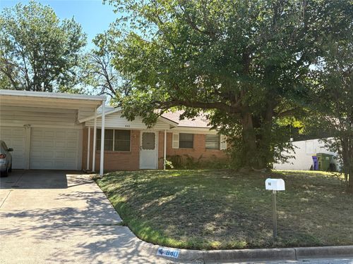 840 Crosby Ave, White Settlement, TX, 76108-1005 | Card Image