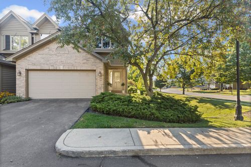 590 Silver Aspen Cir, Crystal Lake, IL, 60014-8441 | Card Image