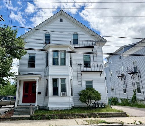 108 East Street, Woonsocket, RI, 02895 | Card Image