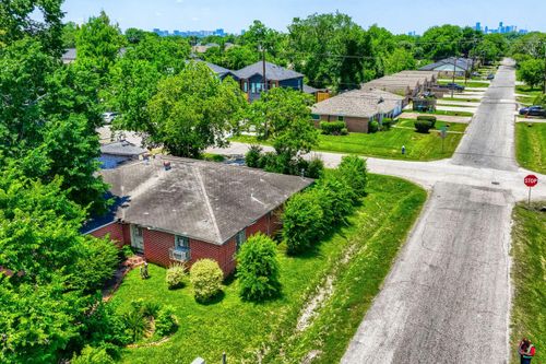 4538 Larkspur St, Houston, TX, 77051-2826 | Card Image