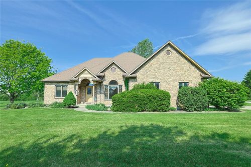 639 Deerhorn Trl, Yellow Springs, OH, 45387-9751 | Card Image