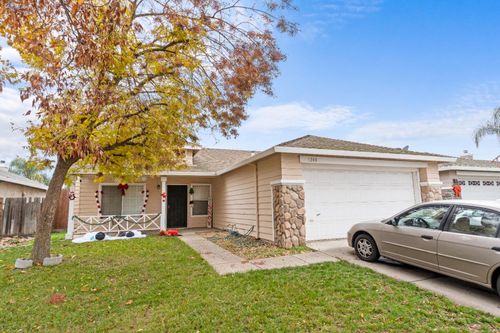 1240 Moonlight Dr, Ceres, CA, 95307-7231 | Card Image