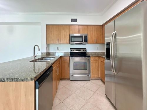 301-6450 Emerald Dunes Dr, West Palm Beach, FL, 33411-2755 | Card Image