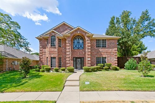 425 Baltusrol Cir, Garland, TX, 75044-5056 | Card Image