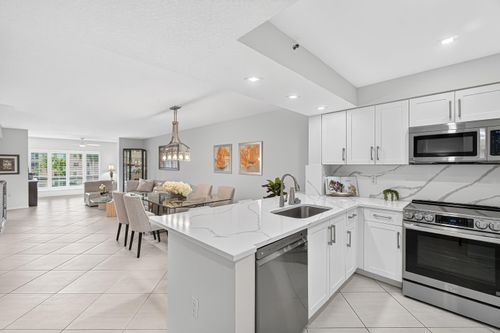 303-12540 Majesty Cir, Boynton Beach, FL, 33437-7211 | Card Image