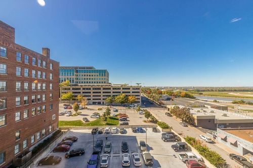 401-700 Broadway St, Kansas City, MO, 64105 | Card Image