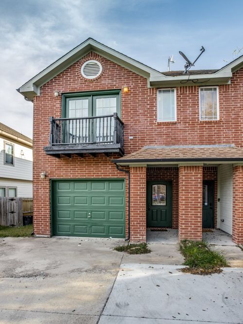 480 Pecan Holw, Ennis, TX, 75119-8404 | Card Image