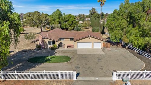 15733 Rancho Ramon Dr, Tracy, CA, 95304-9735 | Card Image