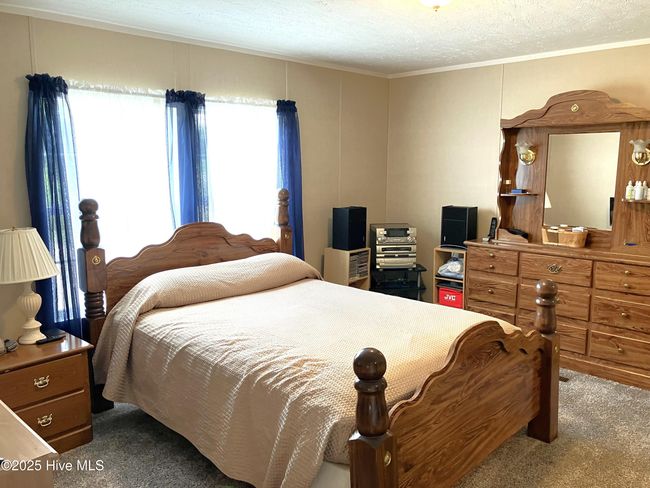 Master Bedroom | Image 12