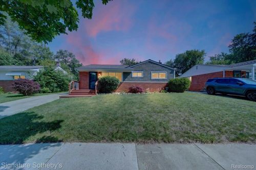 300 W Yale Ave, Pontiac, MI, 48340-1753 | Card Image