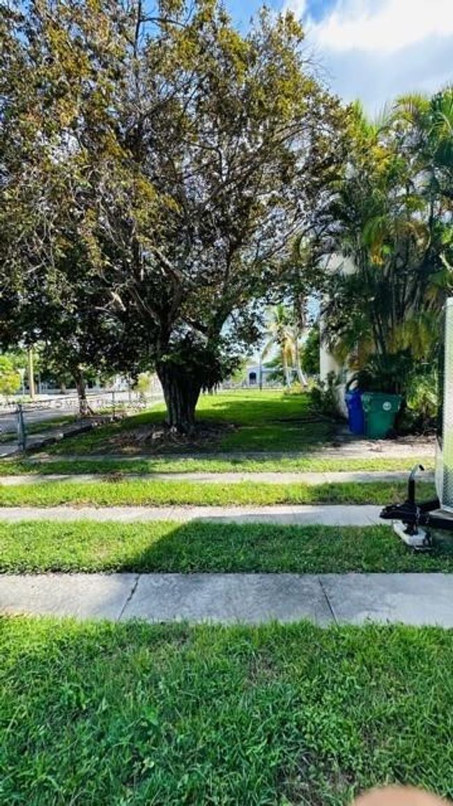 1414 Sw 19 Th Ave, House other with 4 bedrooms, 3 bathrooms and null parking in Miami FL | Image 7
