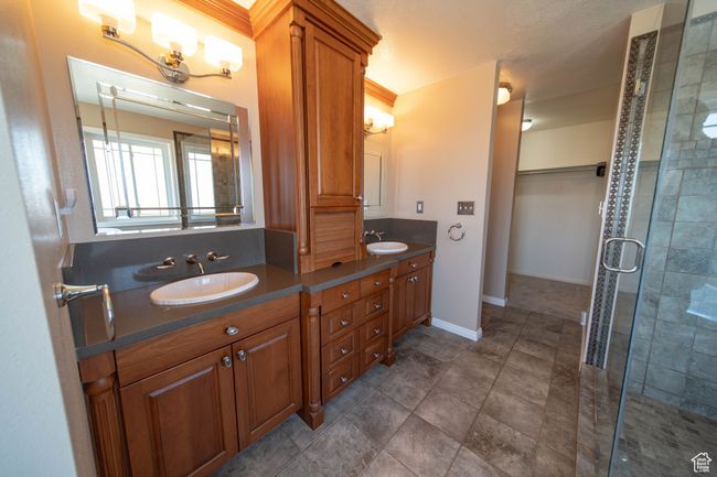 1416 E Valley View Dr, House other with 4 bedrooms, 3 bathrooms and null parking in Wellington UT | Image 19