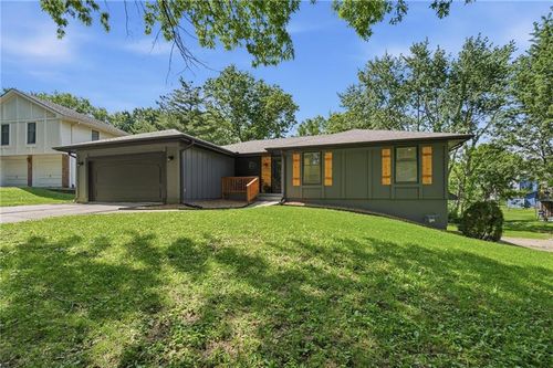 8300 N Virginia Avenue, Kansas City, MO, 64118 | Card Image