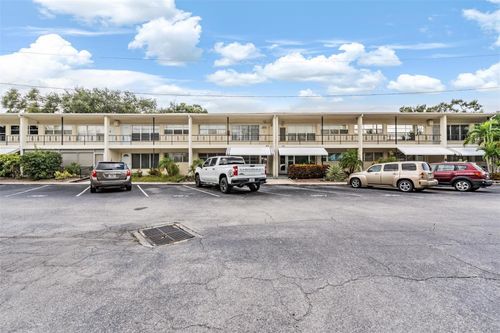 407-5665 40th Ave N, KENNETH CITY, FL, 33709-5427 | Card Image