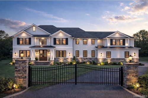 139 Old Cedar Swamp Road, Oyster Bay, NY, 11753 | Card Image