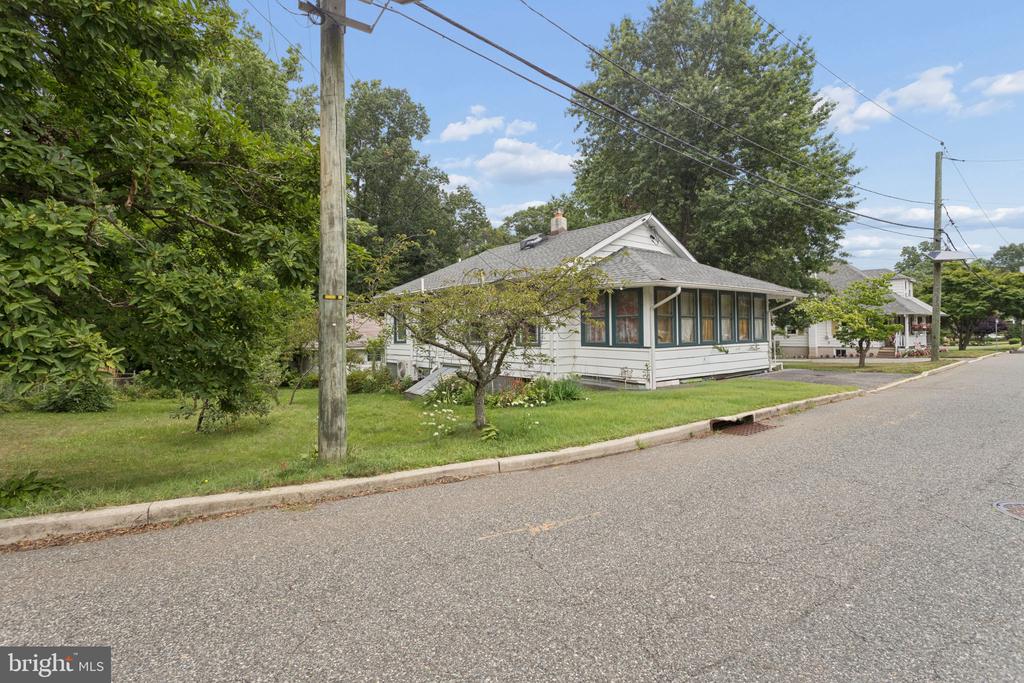 Residential in BORDENTOWN 3