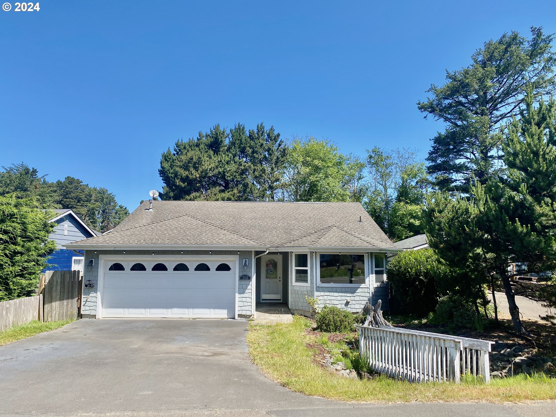 28th St, Lincoln City, OR 97367
