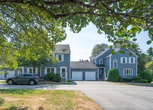 11-11 Whittier Meadows Dr, Amesbury, MA, 01913-5700 | Card Image
