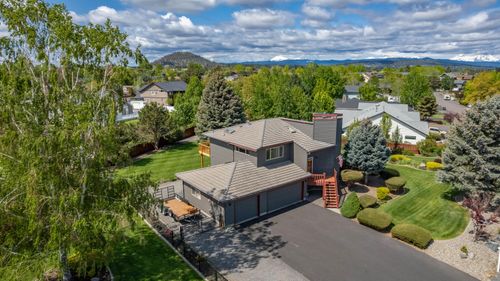 21445 Bradetich Loop, Bend, OR, 97701-9518 | Card Image