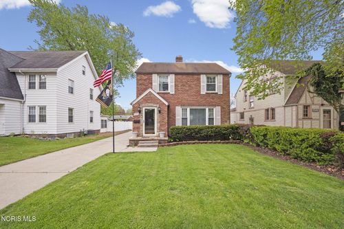 2724 Eastmoreland Dr, Oregon, OH, 43616-2817 | Card Image