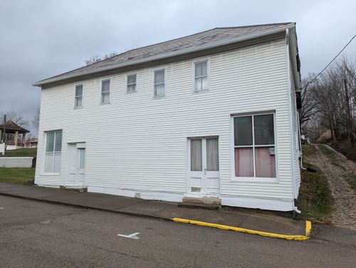 121 E Main St, Shawnee, OH, 43782-9526 | Card Image