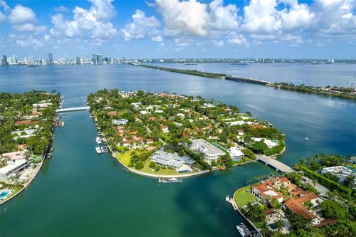 2815 Regatta Ave, Miami Beach, FL, 33140-4236 | Card Image