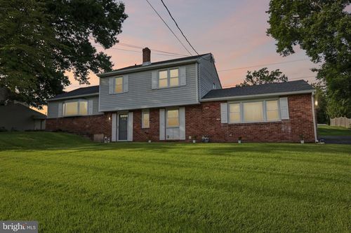 945 Mystic Ln, West Norriton, PA, 19403-3614 | Card Image