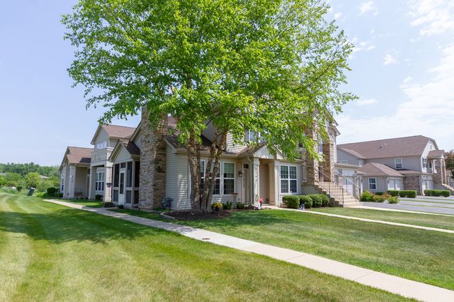 2746 - 2746 Acorn Ct, Condo with 2 bedrooms, 2 bathrooms and 2 parking in West Dundee IL | Image 25