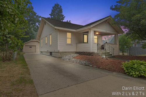 910 W Lincoln Ave, Ionia, MI, 48846-1010 | Card Image